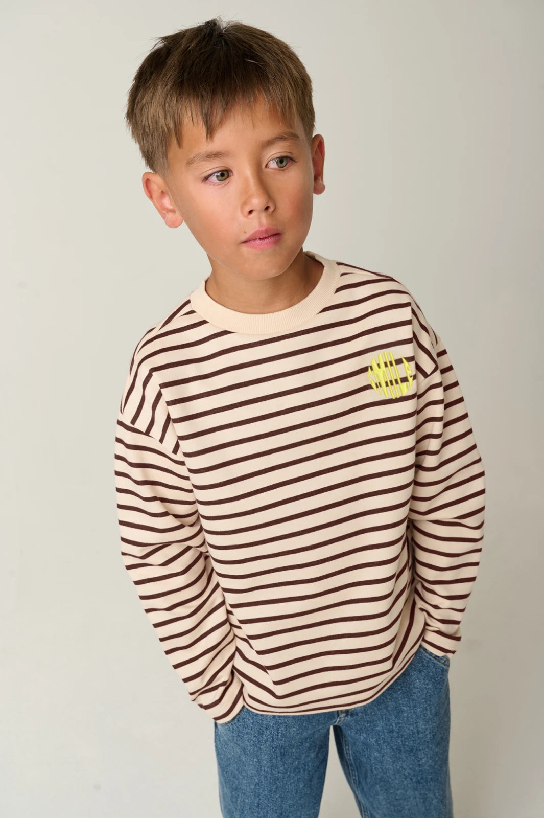 Chester Longsleeve T-shirt | Bitter Chocolate