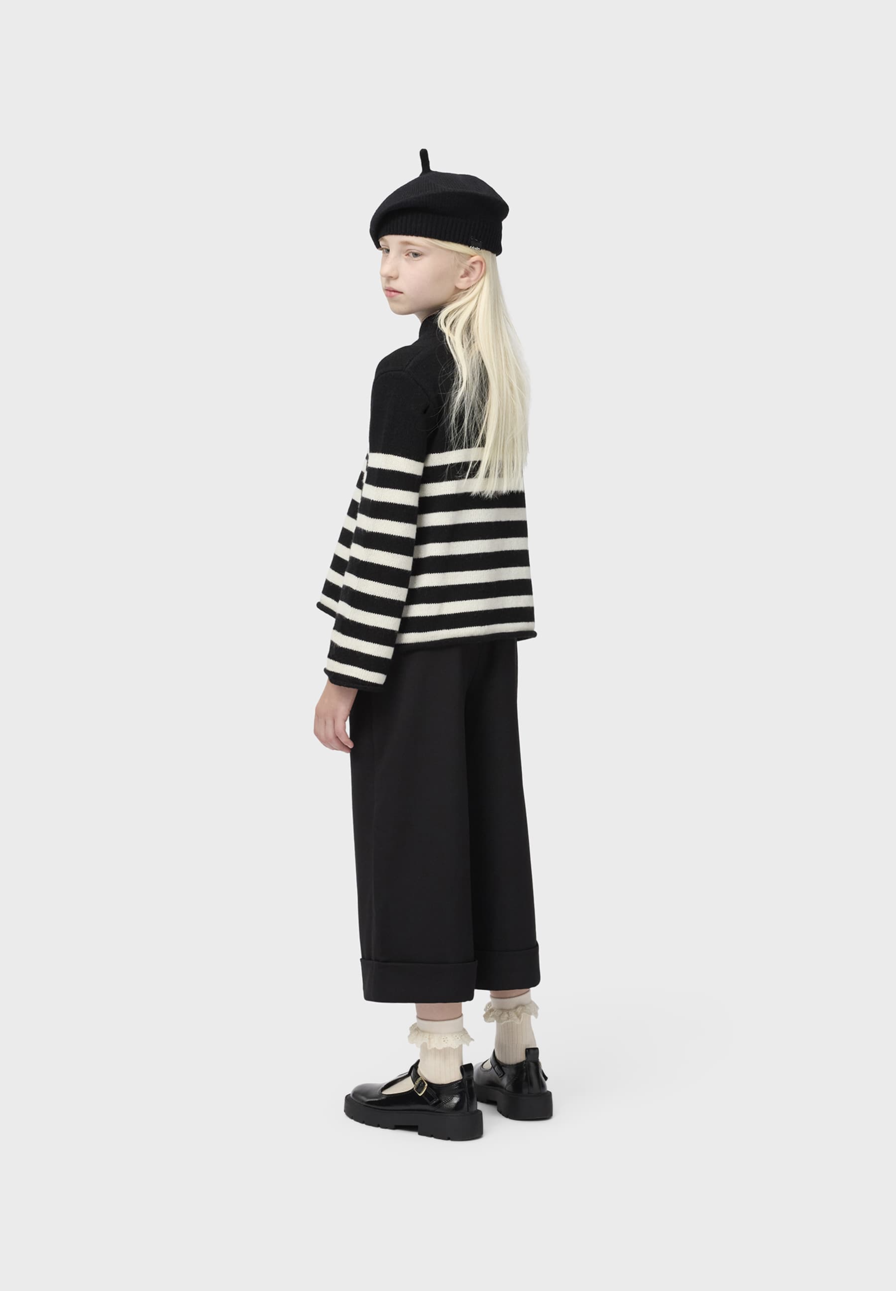 Govina Jumper | Black Pearled