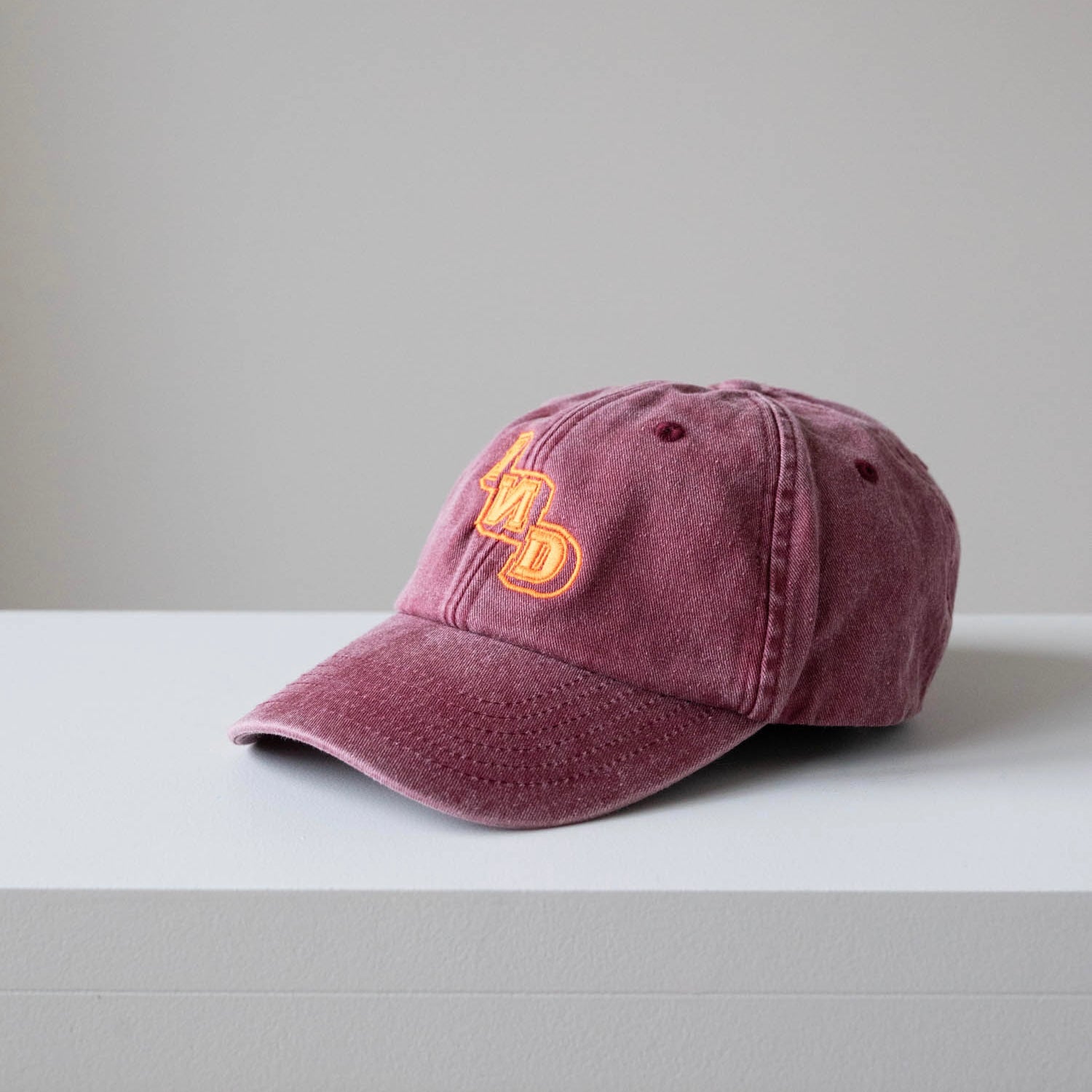Tracks Ind Cap | Merlot