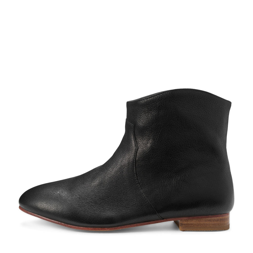 Cassie Boots | Black